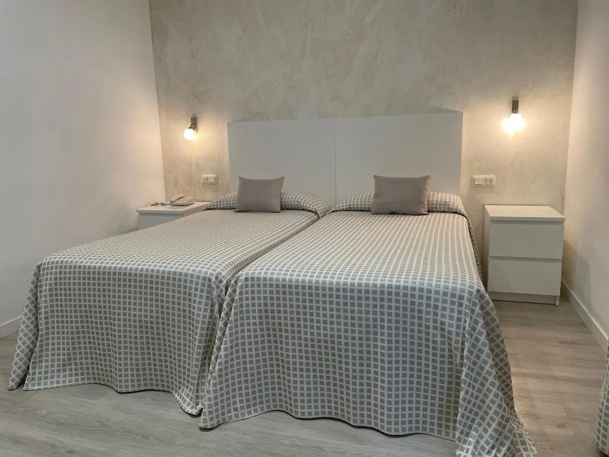 Hotel Restaurant Bon Retorn فيغيريس
