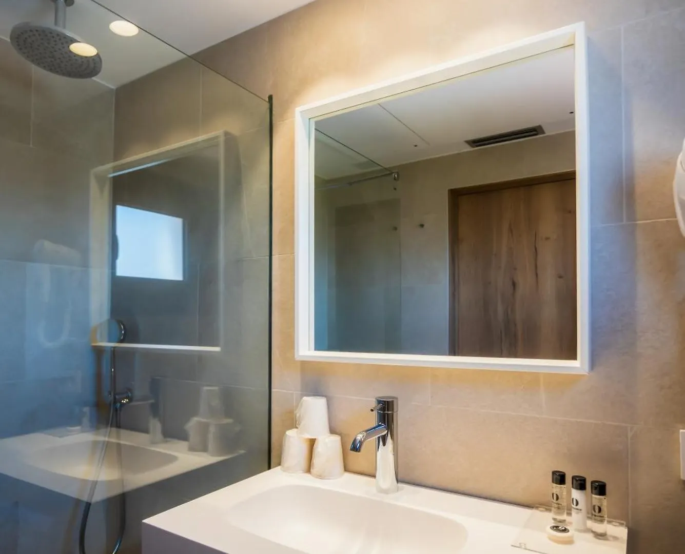 Hotel Restaurant Bon Retorn Figueres  3*, Figueres (Girona) Spain